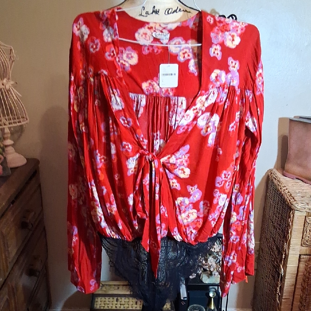 NWT  Intimately Free People Red Floral Black Lace Bodysuit Top Sizd Small